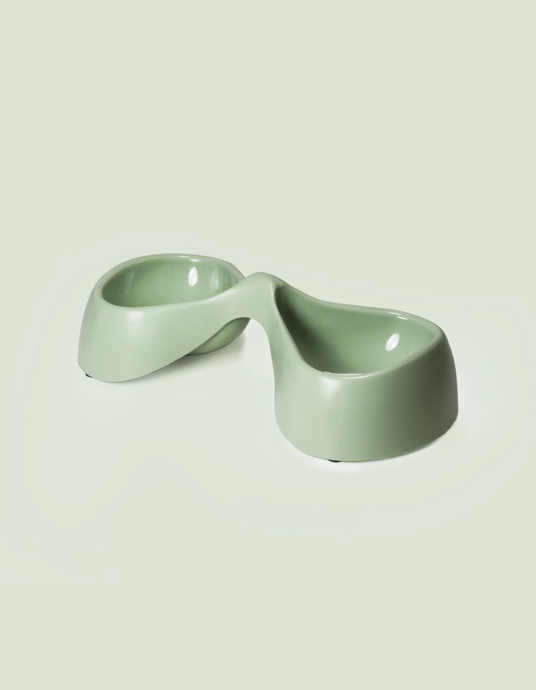 United Pets – Bicycle Double Bowl for Food and Water – Verde Двойна купа за храна и вода от рециклирана пластмаса
